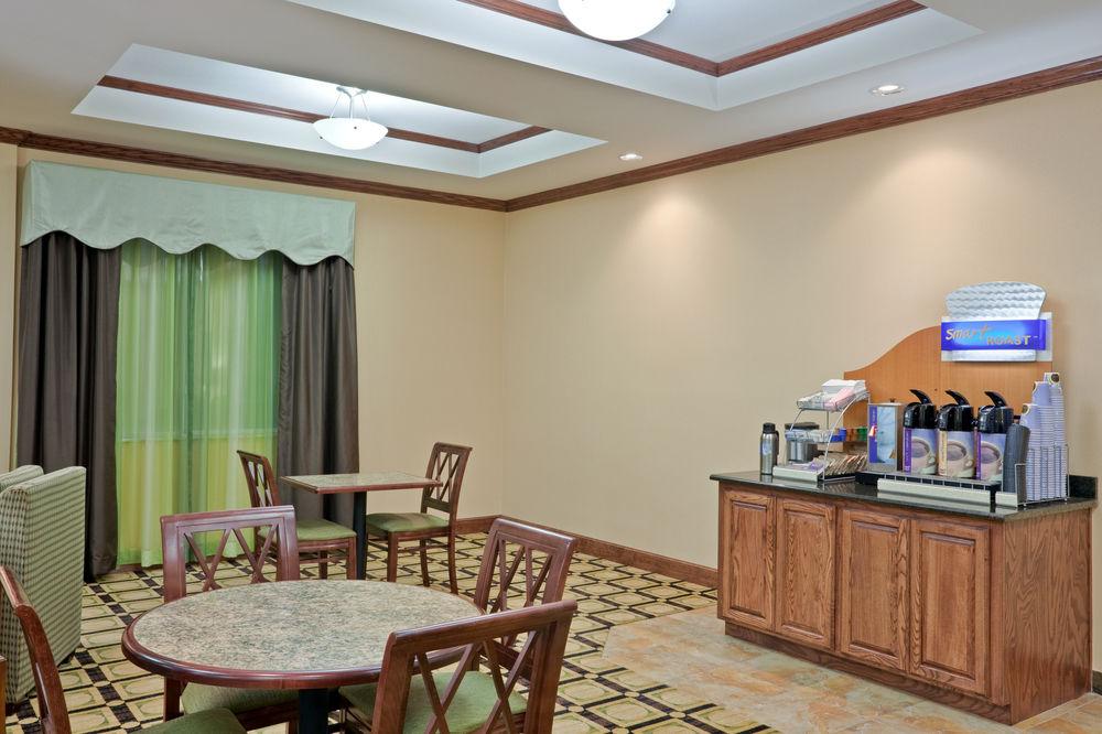 Holiday Inn Express Hotel & Suites Dumas By Ihg Eksteriør billede
